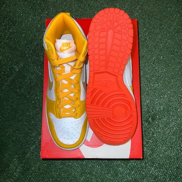 Nike dunk highs “University Gold) W - Picture 6 of 7